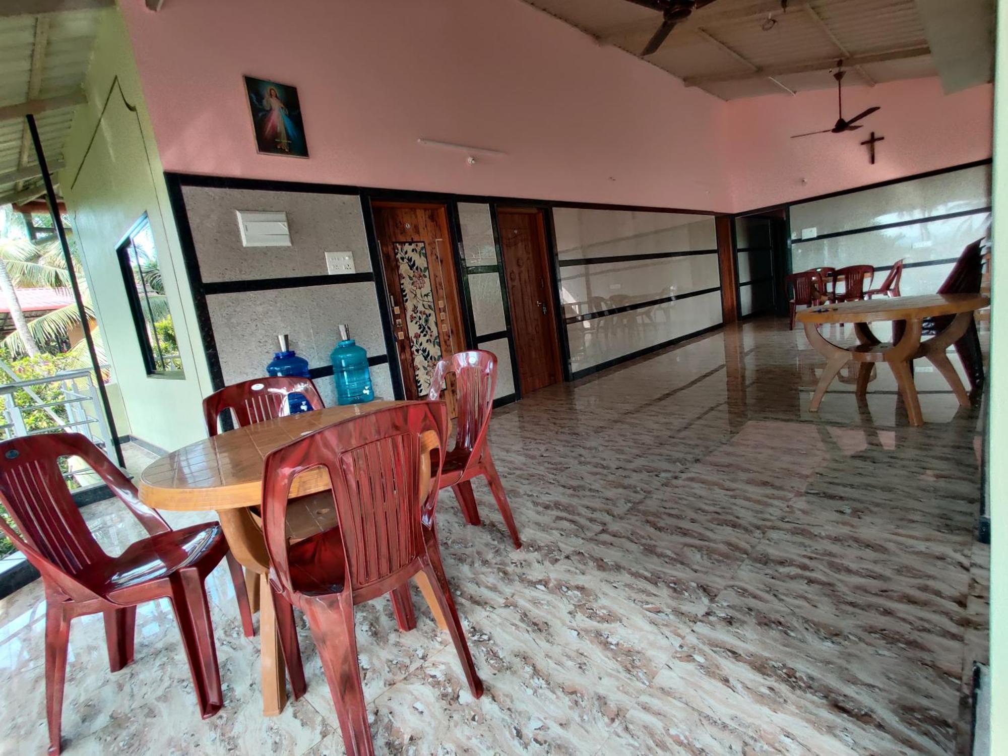 Homestay Trinity - *